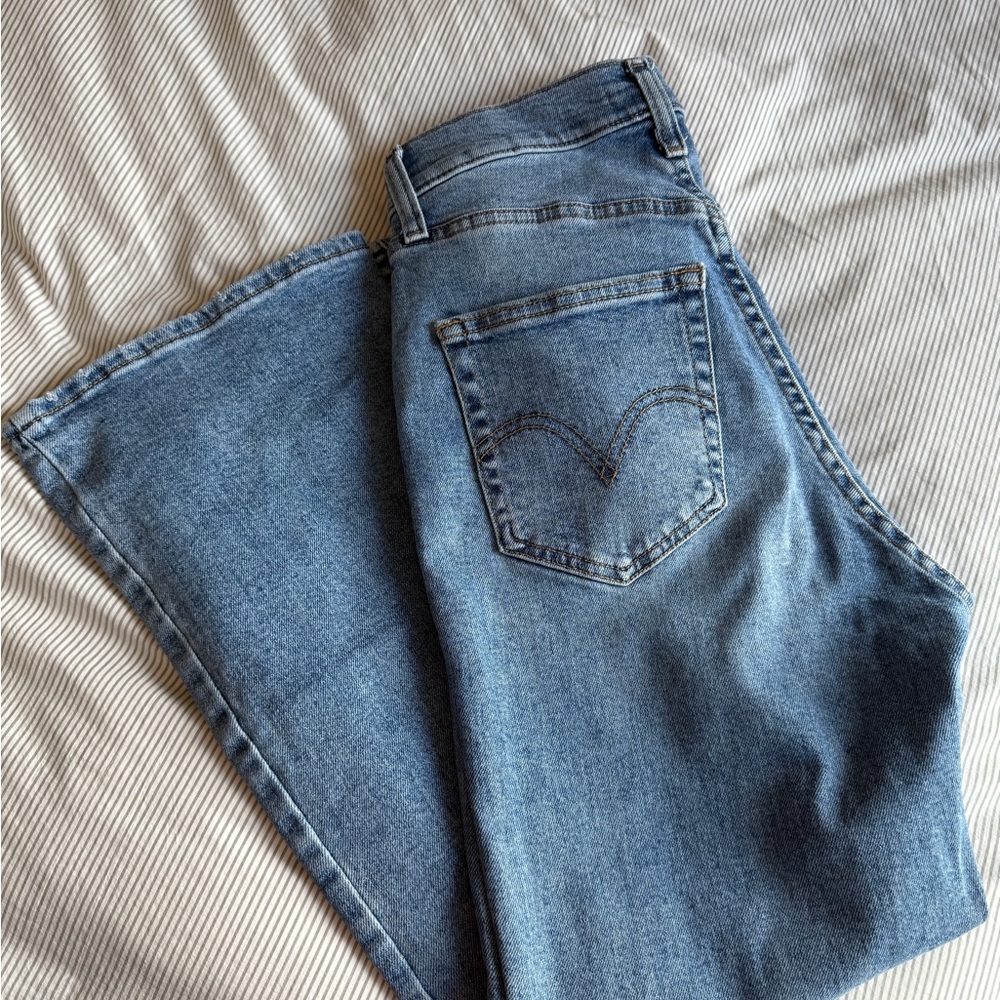 Levi's High Waisted Crop  Flare Jeans